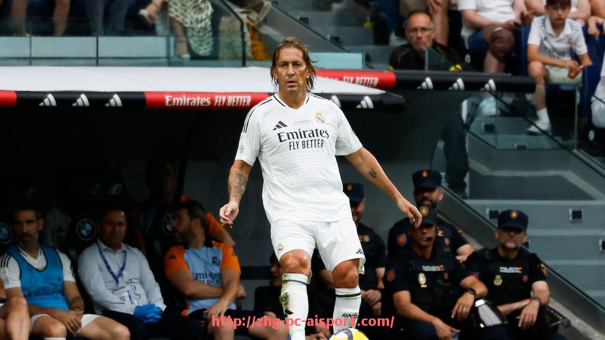 爱体育-西甲联赛18赛季比赛比分详细统计与赛程影响分析