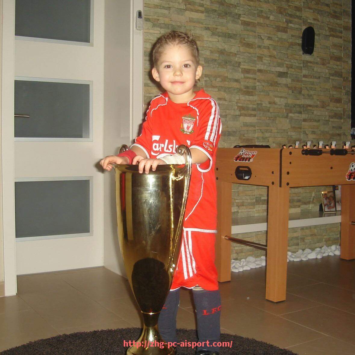 爱体育-英超球队恩怨：英超联赛球队间的恩怨与历史争执